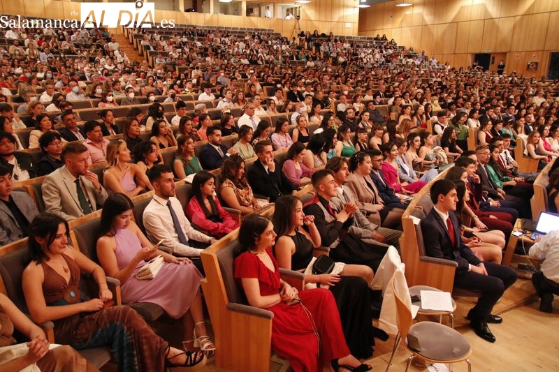 Ceremonia de graduación de los alumnos de la Facultad de Biología 