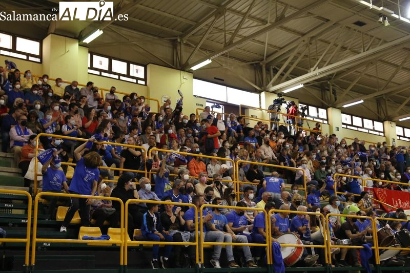 La Marea Azul acompaña al Perfumerías Avenida a por otra final