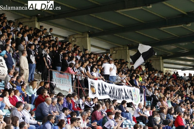 El Helmántico da su cariño al Salamanca UDS pese a su descenso a quinta