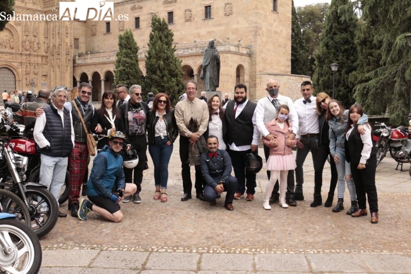 Los moteros más elegantes recorren Salamanca a favor de la lucha contra el cáncer