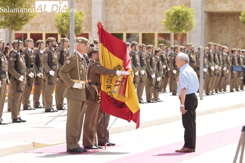 Un centenar de civiles jura bandera en Villares de la Reina