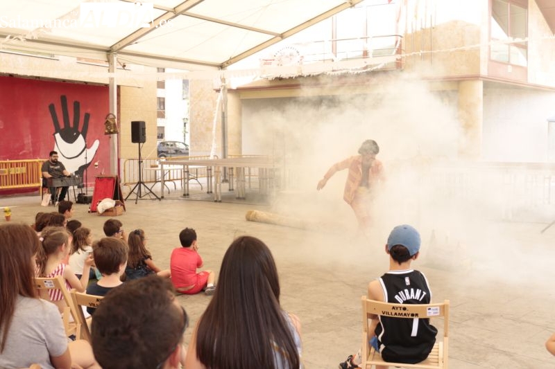 Los más pequeños disfrutan del Gran Rufus en Villamayor