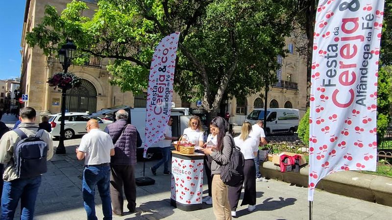 La cereza de Alfândega da Fé se promociona en Salamanca