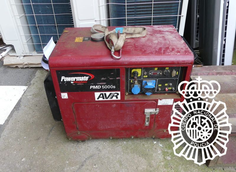Sorprendidos en Salamanca con un generador sustraído que trataban de llevar en un coche también robado