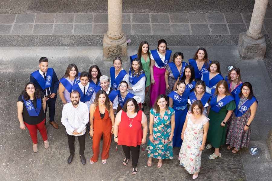 El Centro Nazaret Blanco gradúa a su primera promoción