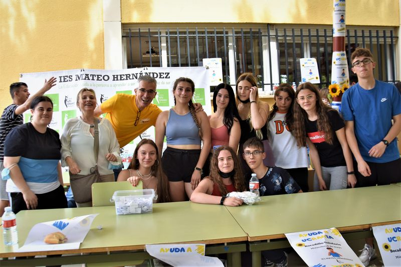 El IES Mateo Hernández vuelve a correr en beneficio de Save The Children 