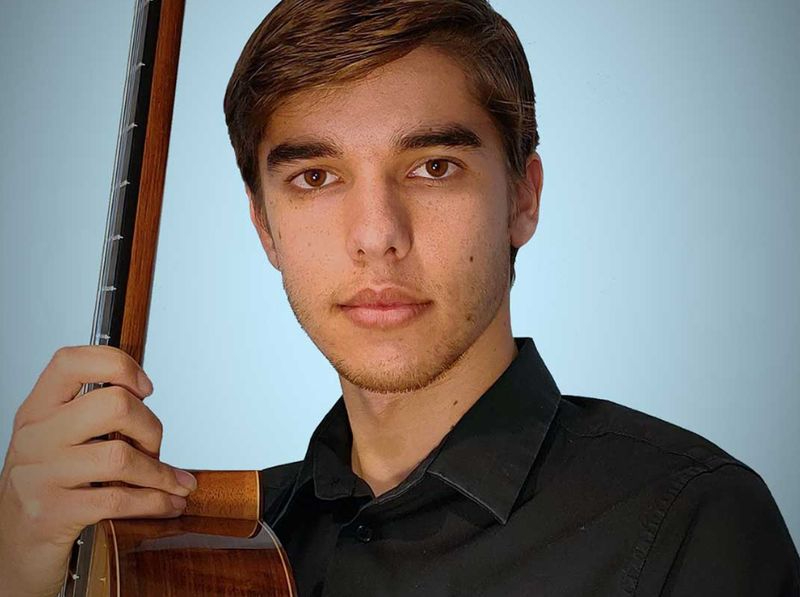 Concierto del guitarrista Pablo Rufo Olivares en el CMI Plaza de Trujillo 