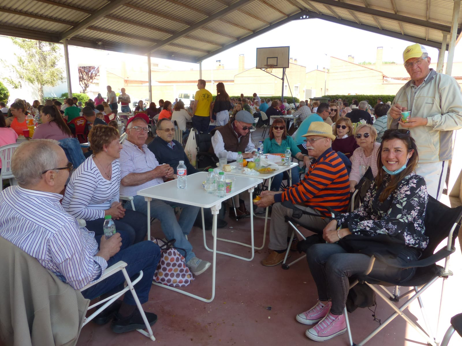 Villoria se une en una marcha solidaria y una gran paellada en solidaridad con Acción Verapaz