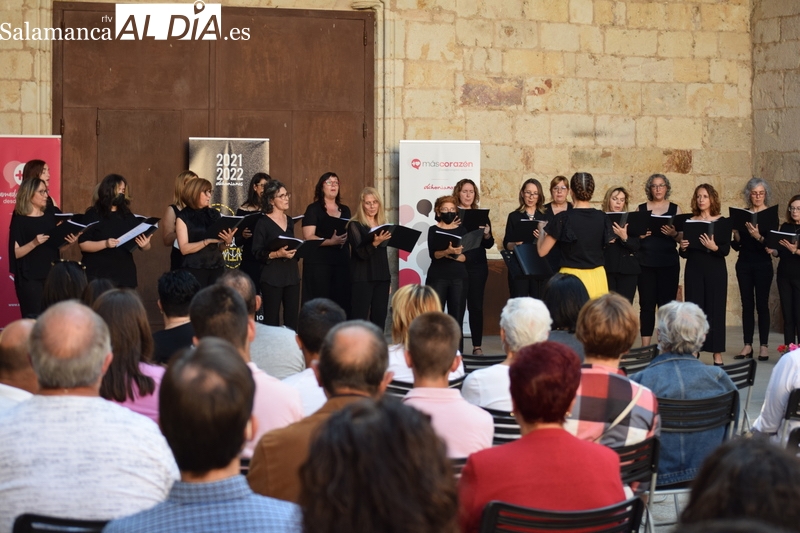 Los coros Parentum Chorus y Kyria ponen voz a una velada musical solidaria en San Jerónimo