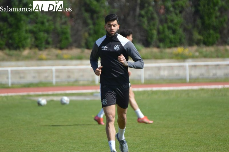 Manu Moreno, desaparecido en el Salamanca UDS desde su mano en Avilés