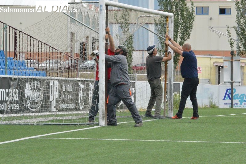 Comienzan los trabajos para cambiar el césped del Reina Sofía