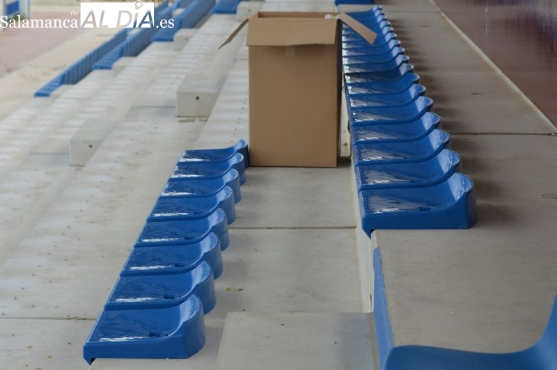 El Reina Sofía sigue con las obras: quitan los asientos con respaldo de los fondos por otros sin él