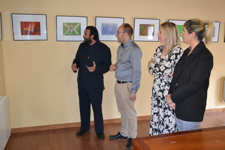 Antonio Baigorri da a conocer en el Espacio i su original pintura terapéutica