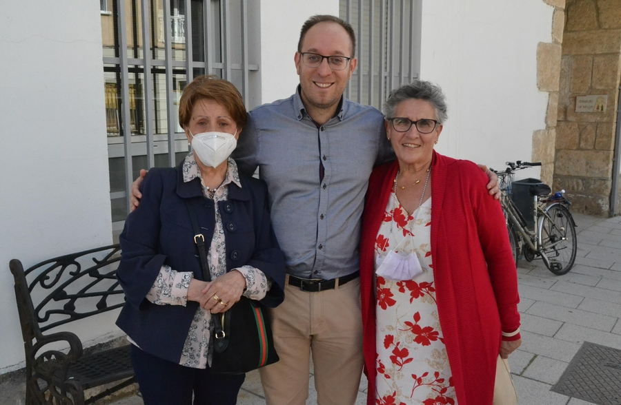 Eh, sácanos una foto: De inauguración en inauguración