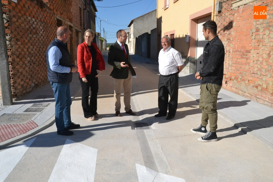 El Equipo de Gobierno muestra su gran alegría por la urbanización de la calle Milano
