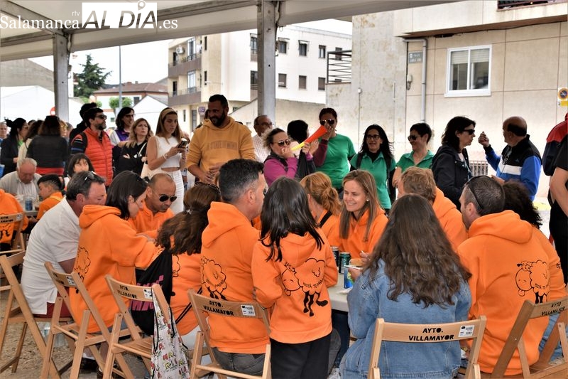 Vecinos de Villamayor se unen en una calderilla de ternera solidaria