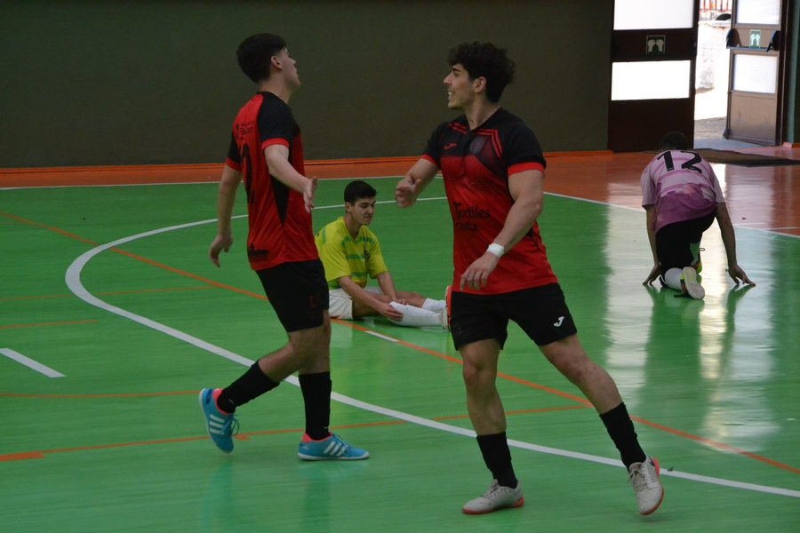 El III Senior vive ante el Cuéllar un plácido partido que pudo tener muchísimos más goles