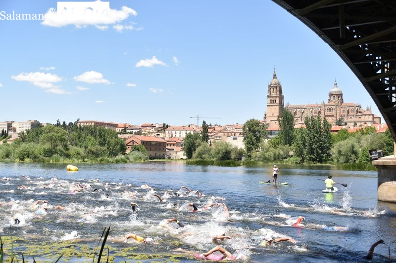 300 participantes se dan cita en un emocionante VII Triatlón Media Distancia de Salamanca