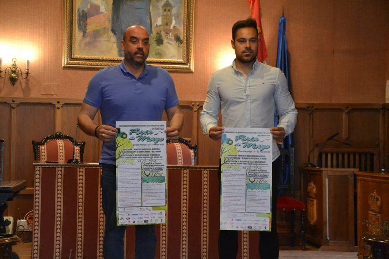 Una exposición de camiones y vehículos clásicos, principal novedad de la Feria de Mayo