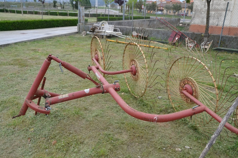 1Foto: Un basurero permanente junto a un centro de referencia para niños y jóvenes