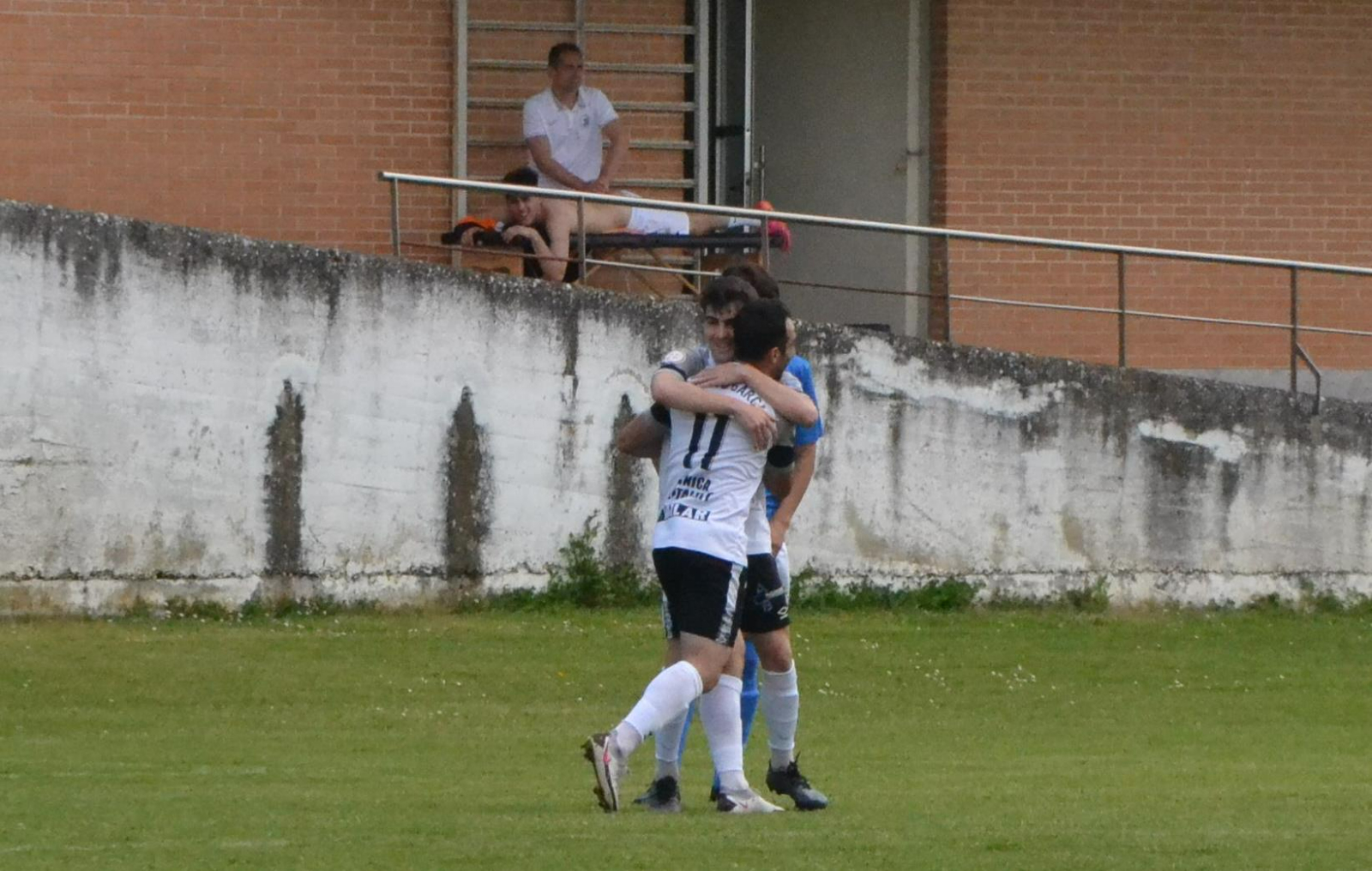 ))) El 3º Día [2 MAY 22] Una tarde de fútbol y... ¡masajes!