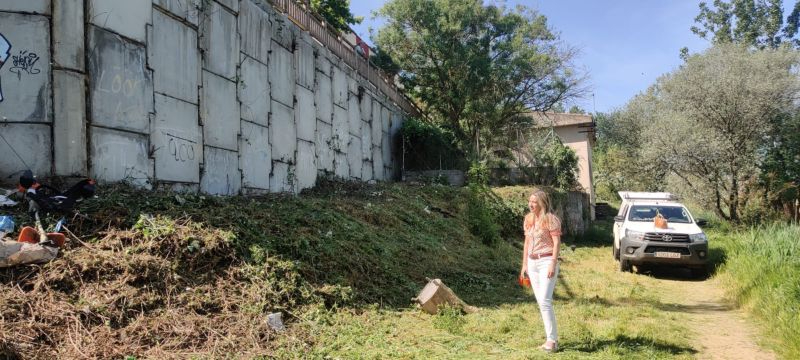El Ayuntamiento de Santa Marta continúa con el desbroce y limpieza de la orilla del Tormes