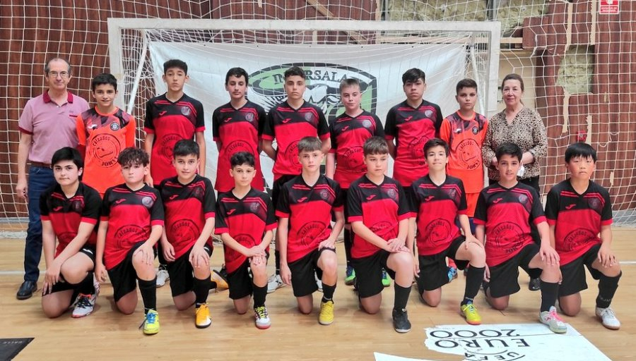 Los equipos infantiles del III Columnas toman parte en un Torneo Solidario a favor de AVIVA