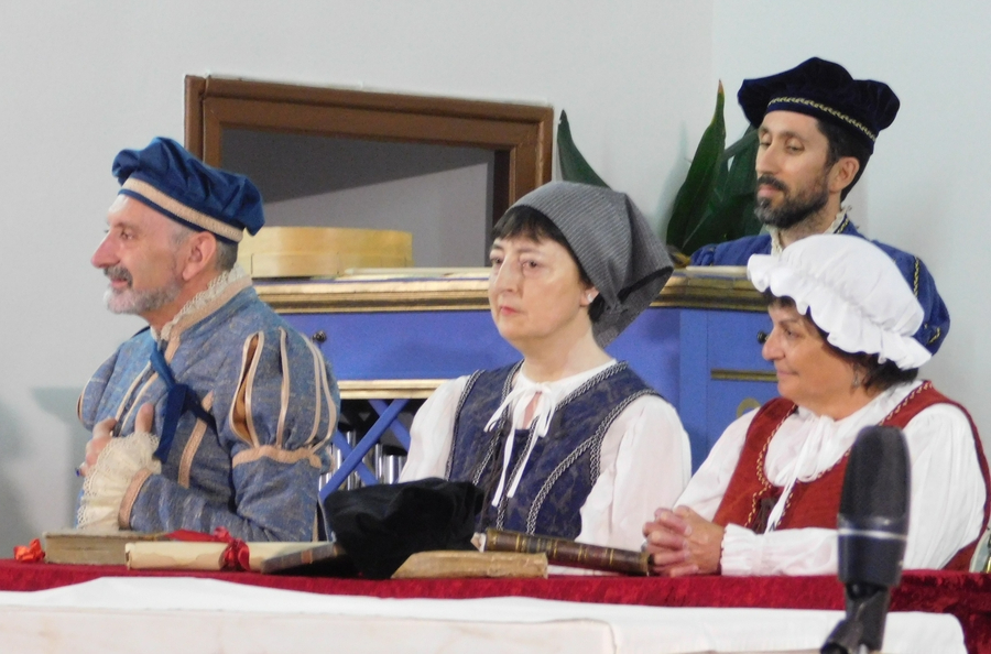 Los vecinos de Fuentes de Oñoro disfrutan del montaje ‘Buscando a Nebrija’