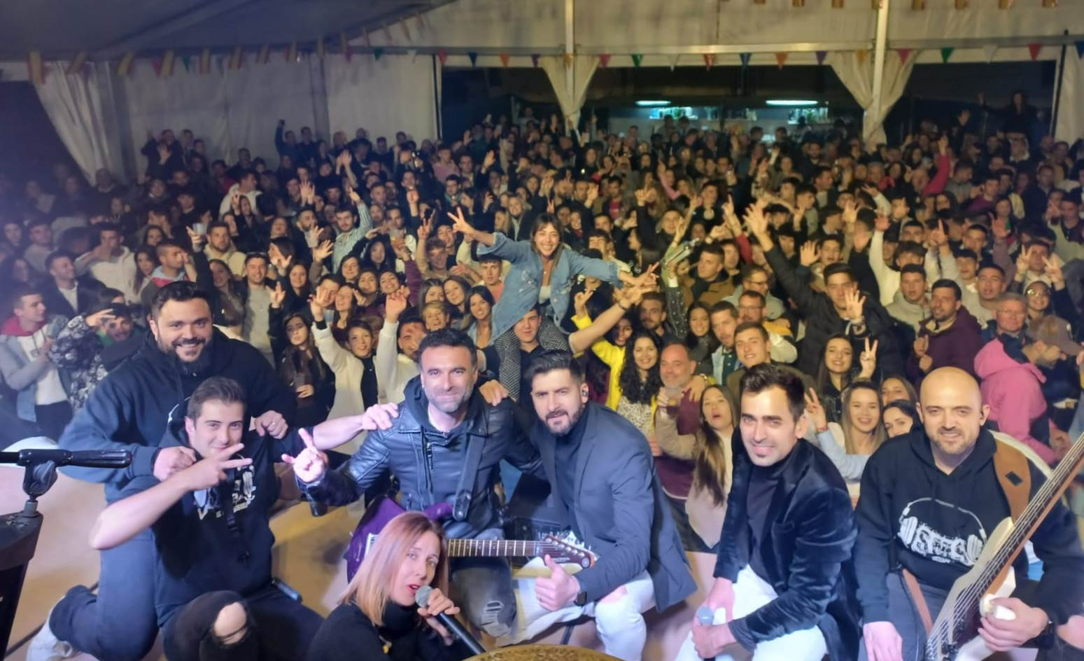 Espectacular velada en Saelices el Chico de la mano de la Orquesta SMS