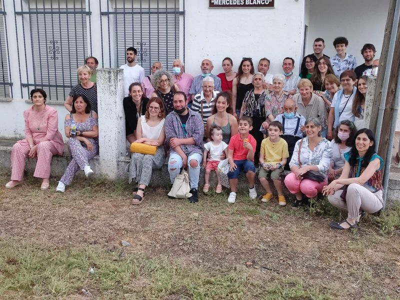 La nueva biblioteca de Aldehuela de Bóveda en homenaje a la escritora Mercedes Aurora Blanco 