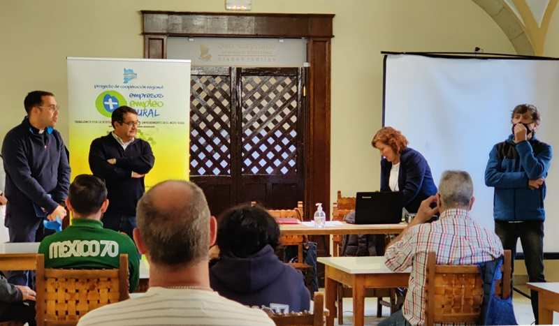 Medio centenar de personas se forma con vistas a trabajar en la instalación de placas fotovoltaicas 