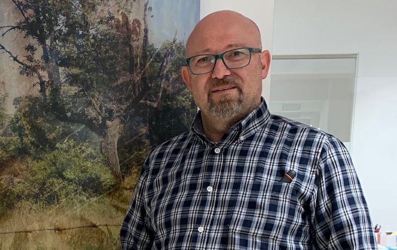 El profesor afincado en Salamanca que derrocha creatividad como pintor y escultor