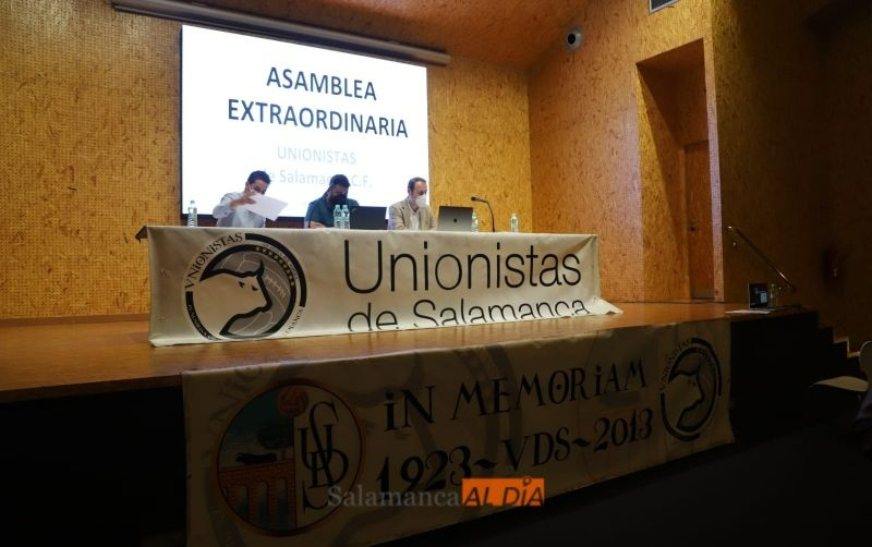 Unionistas convoca a sus socios este mes de mayo para tratar el posible cambio de césped en el Reina Sofía