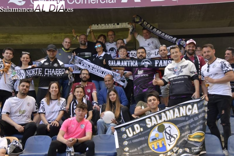 La afición del Salamanca UDS le da el penúltimo aliento al equipo en Pontevedra