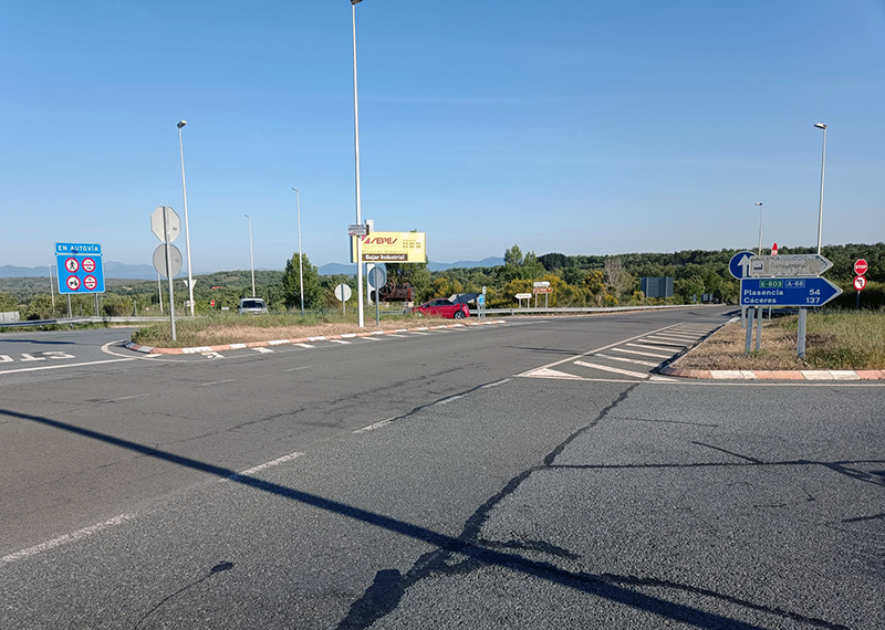 Un choque entre una moto y un turismo deja un herido en Béjar