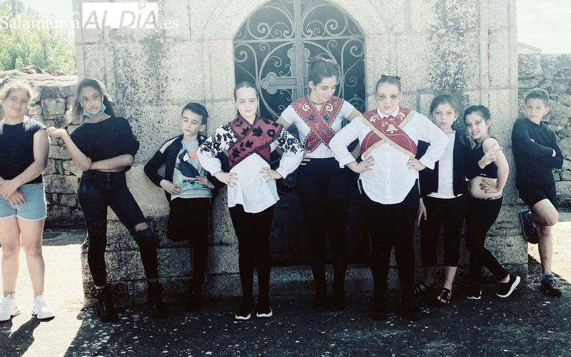 El Taller de danza Tik-Tok de Aldeadávila crea el presente con el pasado y el futuro 