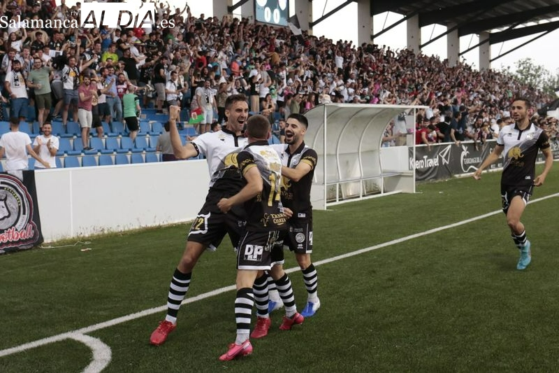 Unionistas y un partido histórico en Riazor: los salmantinos sueñan con el playoff de ascenso a Segunda en un campo mítico