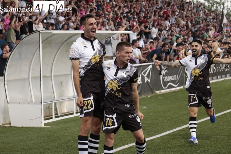 Unionistas llega con el sueño del playoff intacto a la última jornada al imponerse al Calahorra (3-0)