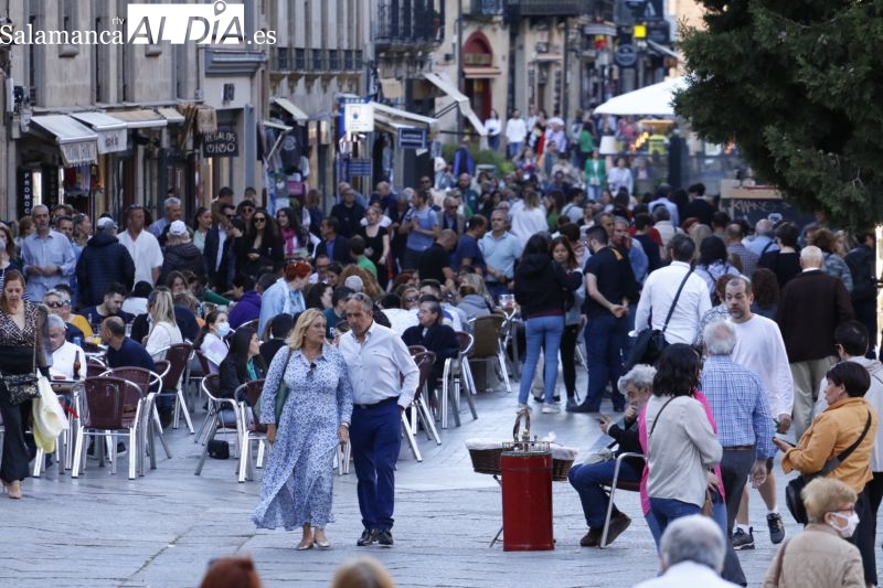 Salamanca acoge a numerosos turistas antes del regreso de las lluvias