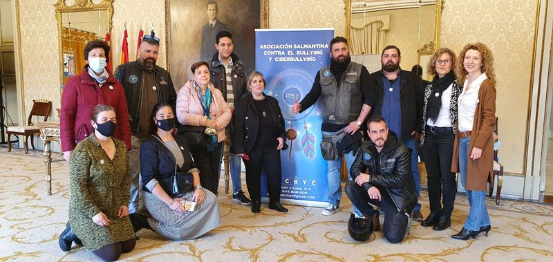 Tenemos que implicarnos todos para concienciar sobre los riesgos del acoso escolar