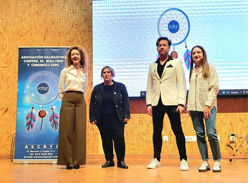 La Concejalía de Familia recibe el el galardón Embajador contra el bullying