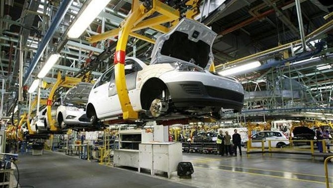 La industria del automóvil sufre la crisis y la escasez de chips hundiéndose un 12 % en marzo
