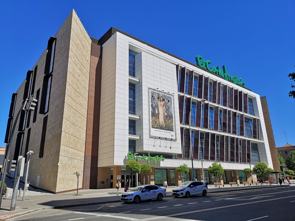 La Hermandad de Donantes de Salamanca reconoce a El Corte Inglés su implicación en la donación altruista de sangre 