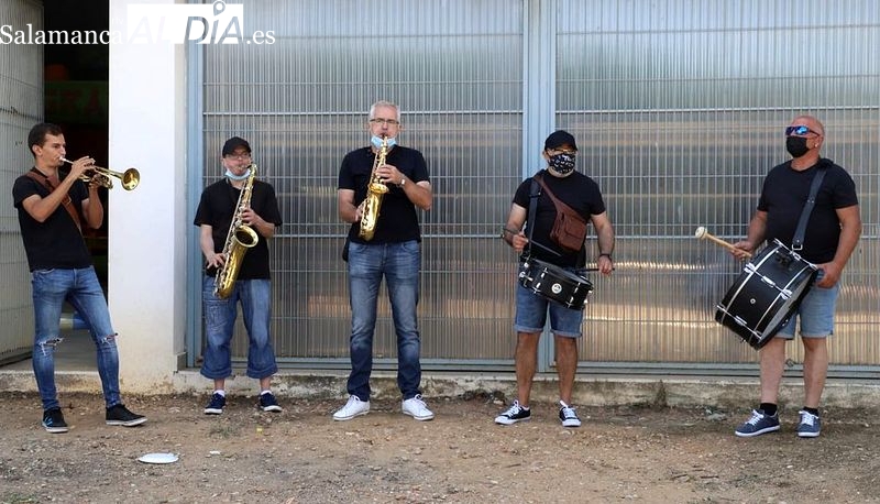 Doñinos de Salamanca recupera las Fiestas de los Quintos con las tres últimas generaciones