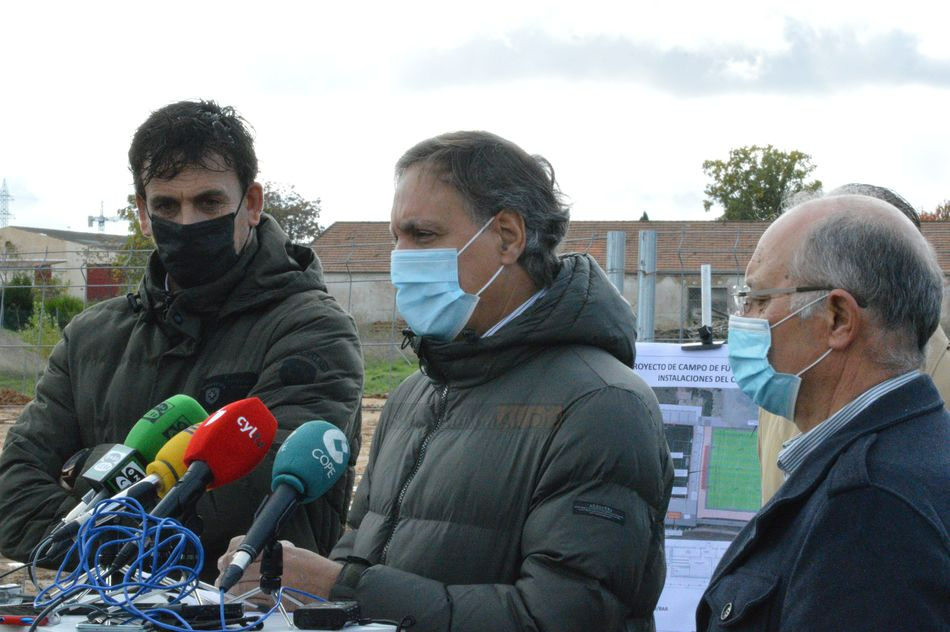 El Ayuntamiento responde a Unionistas y reitera su disposición a buscar una solución al problema del césped