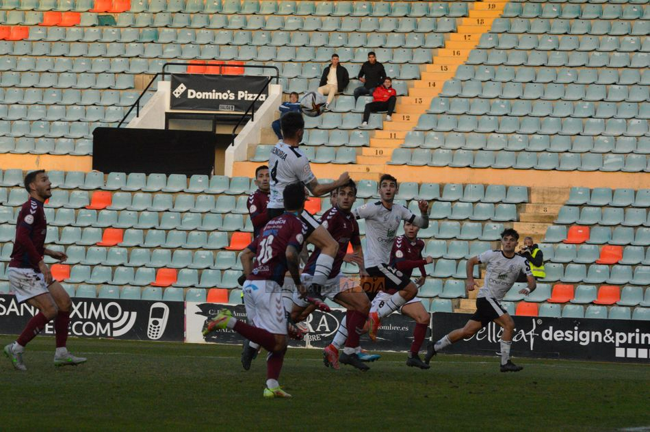 El Salamanca UDS, a por el líder Pontevedra en un horario atípico