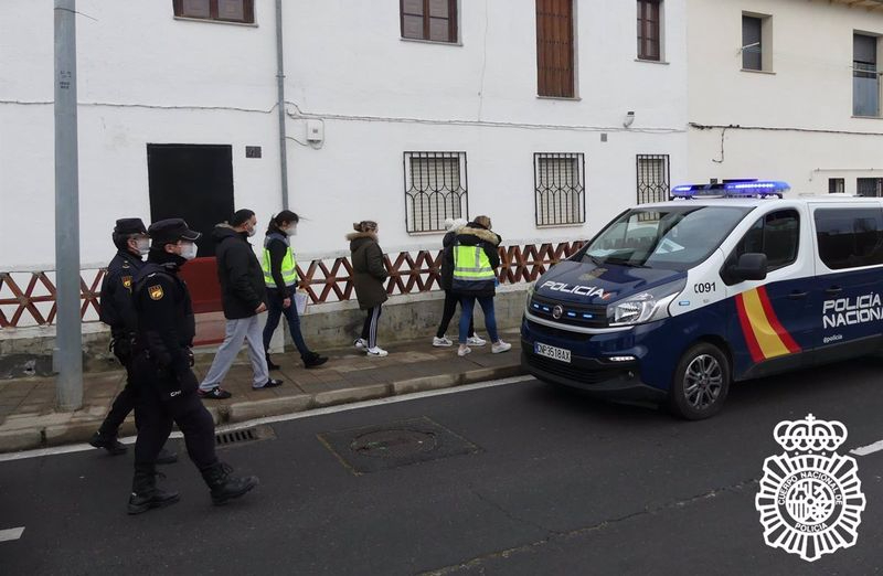 Detenida en Salamanca por falsificar documentos para que extranjeros accediesen a ayudas institucionales
