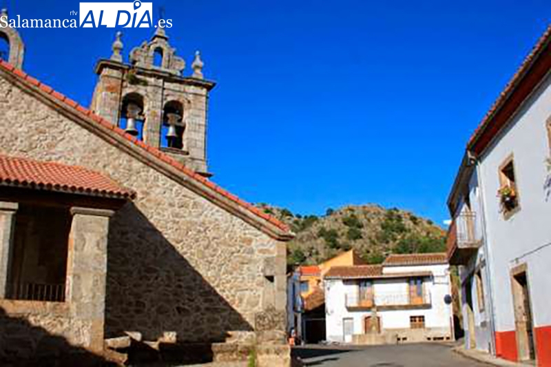 Valdesangil se engalana para ‘La Bendita Cruz de Mayo’