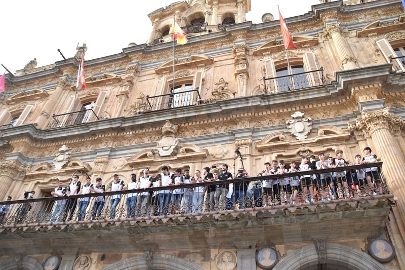 El CB Tormes, recibido con honores en el Ayuntamiento por su ascenso a LEB Plata