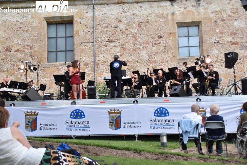 Salamanca aplaude el jazz de la Big Band de la USAL